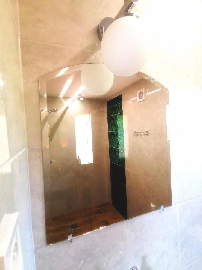 Barkoca Es Szepkilatas Vendeghaz / Cabin Verőcemaros Esterno foto