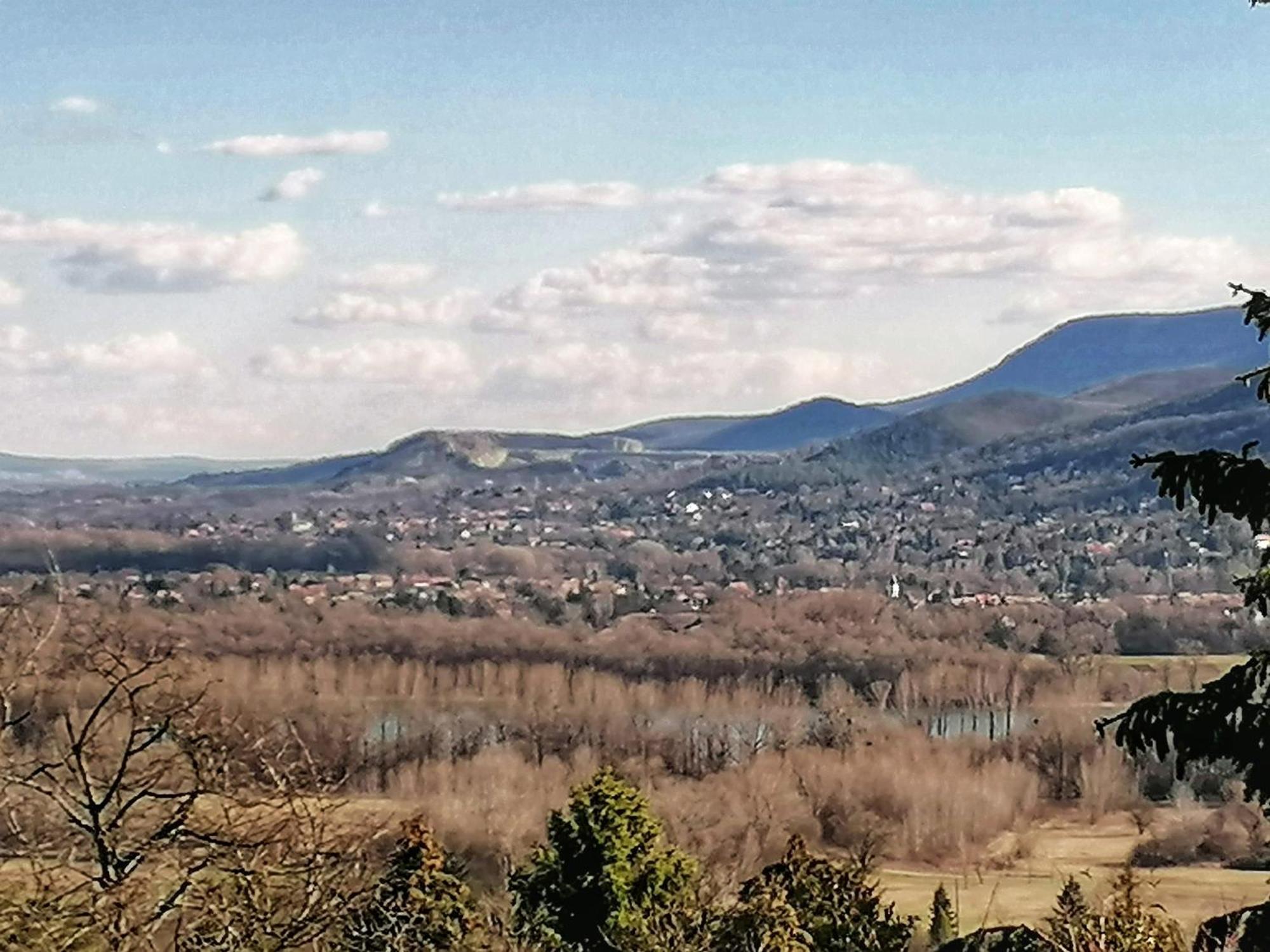 Barkoca Es Szepkilatas Vendeghaz / Cabin Verőcemaros Esterno foto