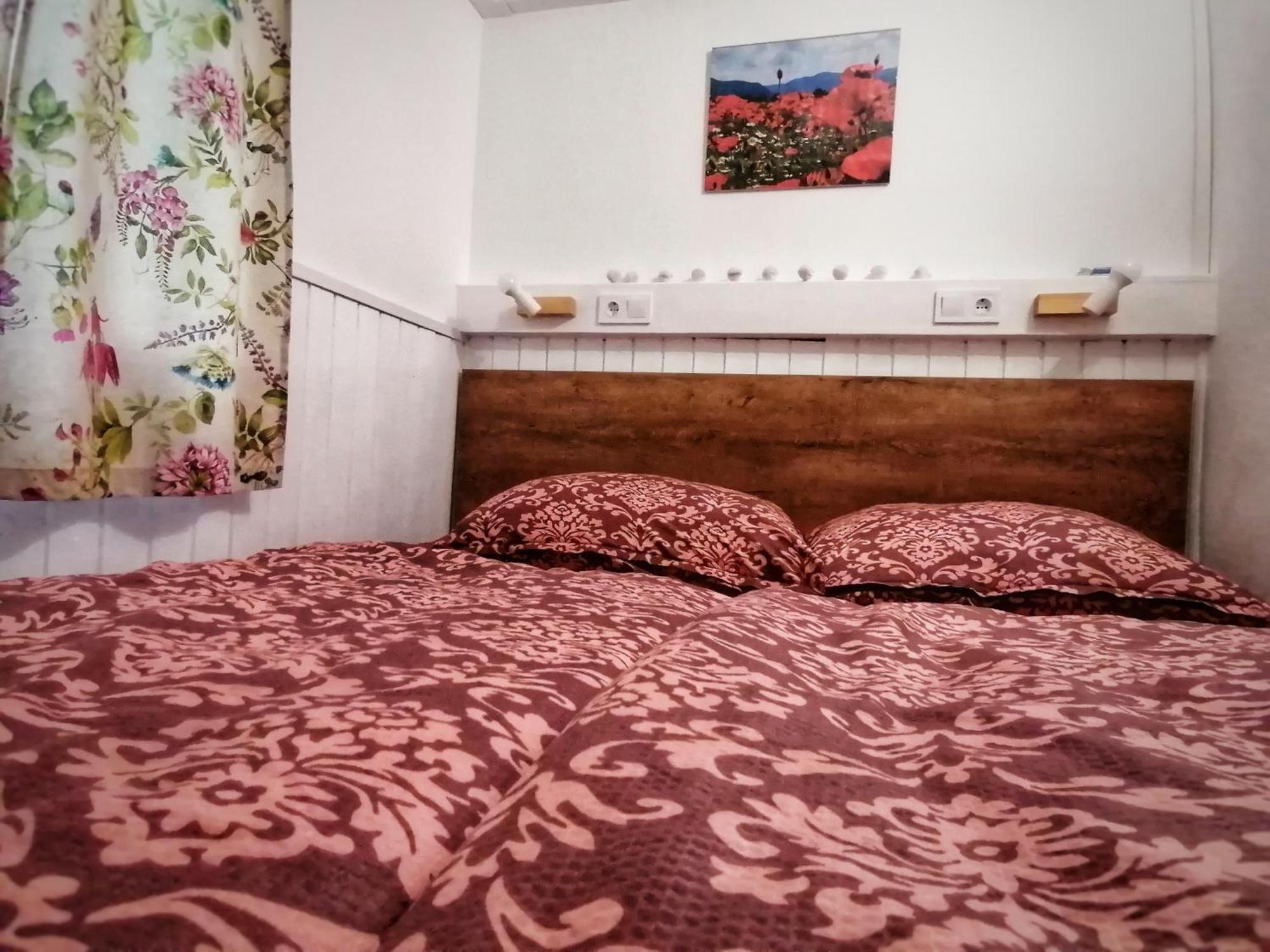 Barkoca Es Szepkilatas Vendeghaz / Cabin Verőcemaros Camera foto