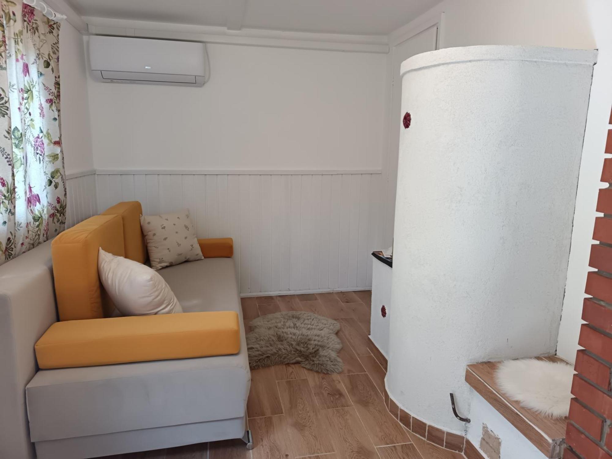 Barkoca Es Szepkilatas Vendeghaz / Cabin Verőcemaros Esterno foto